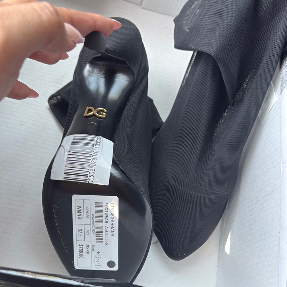 Dolce & Gabbana Black Heels Sleek Design